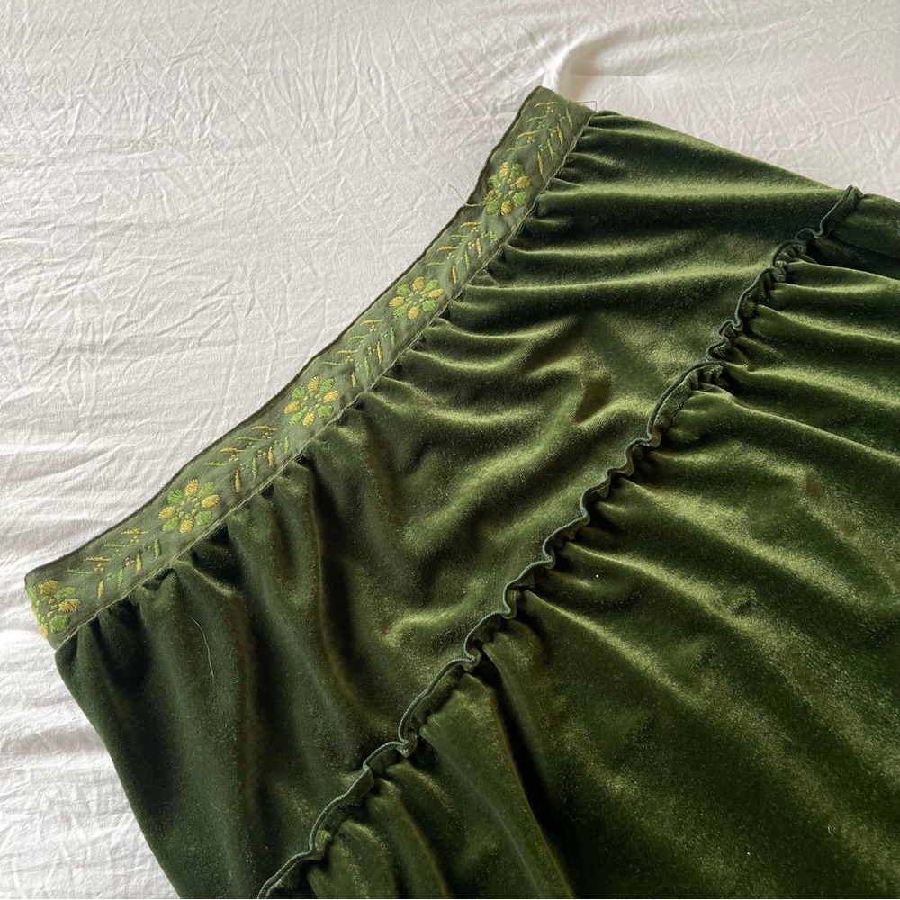 Vintage Y2K Green Velvet Renaissance Fairy Whimsigoth Embroidered Fairy Skirt - Picture 9 of 13